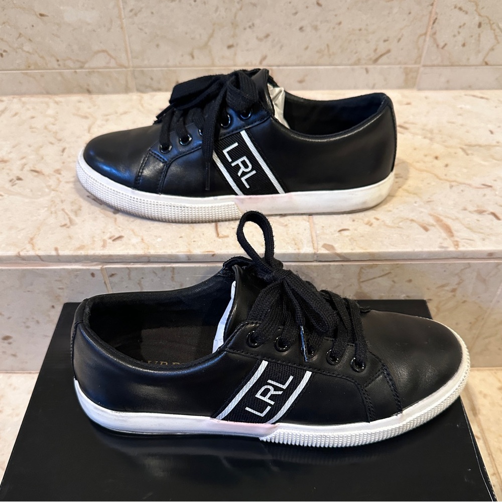 Ralph Lauren Janson II WL 6.5B
Leather Sneakers Womens Black